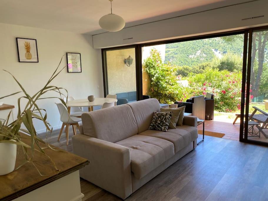 Le Corton - 45M2 - Parking - Jardin - Wifi Διαμέρισμα Κασί Εξωτερικό φωτογραφία