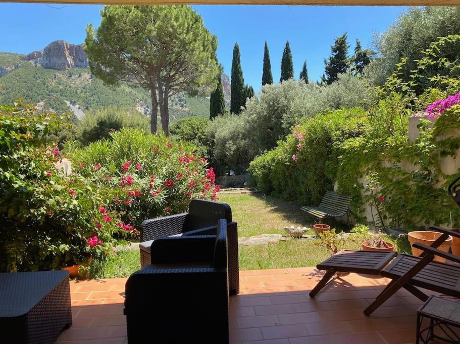Le Corton - 45M2 - Parking - Jardin - Wifi Διαμέρισμα Κασί Εξωτερικό φωτογραφία